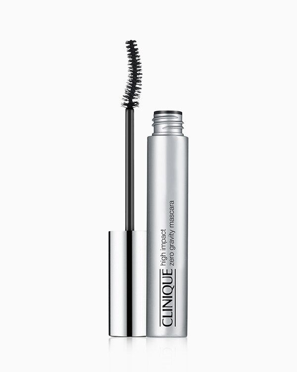 High Impact Zero Gravity™ Mascara, Wimpern in einer neuen Dimension – schwerelos für 24 Stunden.