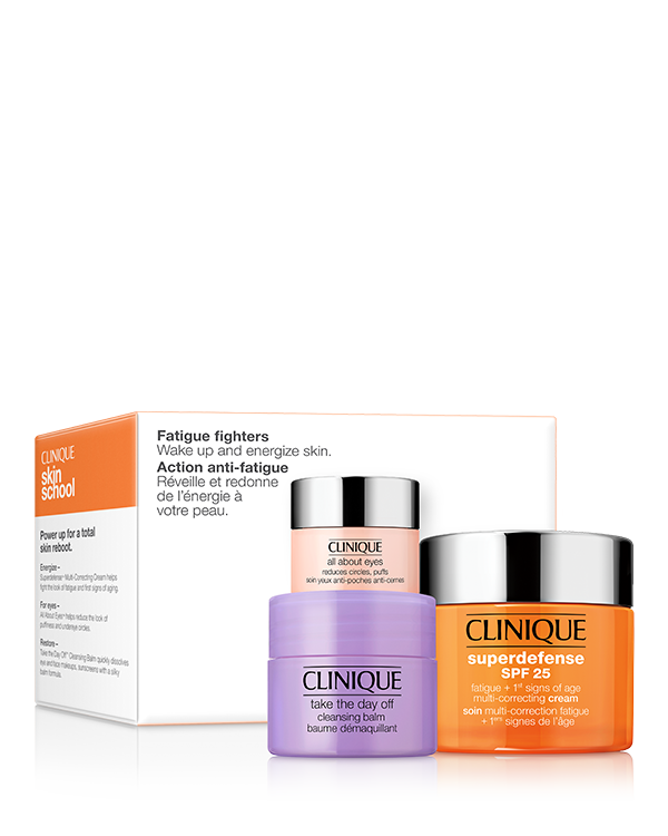 Fatigue Fighters Set, 3 kraftvolle Favoriten, um die Haut zu beleben und aufzuladen, in einem Hautpflege-Geschenkset enthalten, inklusive einer Originalgröße der Superdefense SPF 25 Fatigue + 1st Signs of Age Multi-Correcting Cream Feuchtigkeitscreme in 50ml