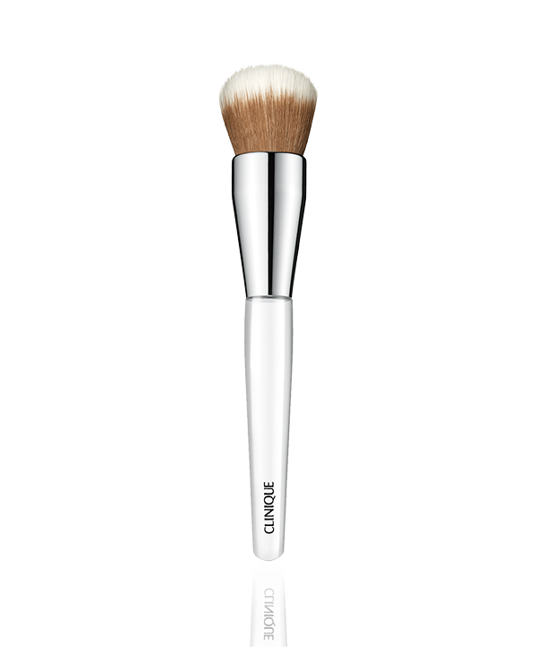 Foundation Buff Brush, Vielseitiger Pinsel, kann mit allen Flüssigfoundations, Pudern, Cremes und Stickfoundations von Clinique verwendet werden. Für ein verblendetes Ergebnis in Perfektion.